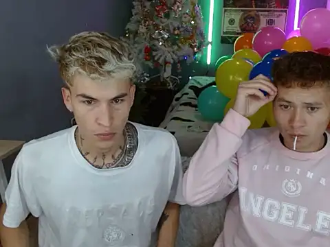 Snapshot of Latin_boysxxxx chatting on 14, 11, 2025 Latin boysxxxx online show from 14, 11, 2025