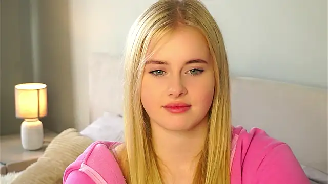 Snapshot of MoriahBorella chatting on 19, 10, 2025 MoriahBorella online show from 19, 10, 2025