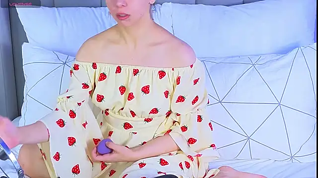 Snapshot of Ya_Siro chatting on 18, 10, 2025 Ya Siro online show from 18, 10, 2025