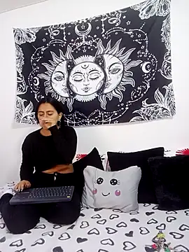 Snapshot of abby_n_emily chatting on 23, 10, 2025 abby n emily online show from 23, 10, 2025