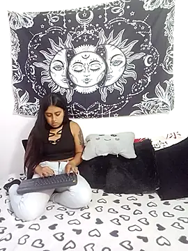 Snapshot of abby_n_emily chatting on 3, 11, 2025 abby n emily online show from 3, 11, 2025