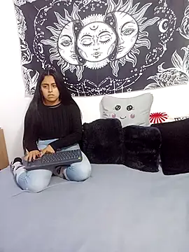 Snapshot of abby_n_emily chatting on 7, 11, 2025 abby n emily online show from 7, 11, 2025