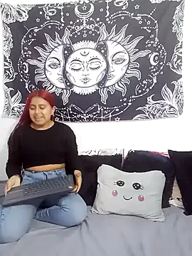 Snapshot of abby_n_emily chatting on 25, 11, 2025 abby n emily online show from 25, 11, 2025