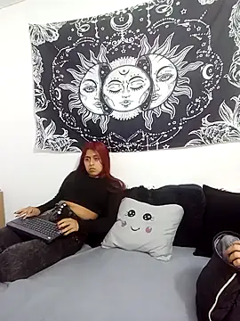 Snapshot of abby_n_emily chatting on 26, 11, 2025 abby n emily online show from 26, 11, 2025