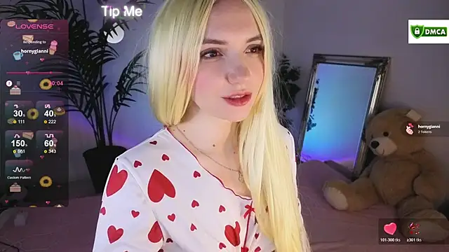 Snapshot of cute_cake chatting on 7, 11, 2025 cute cake online show from 7, 11, 2025