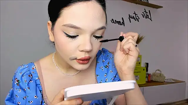 Snapshot of bb_dontstop chatting on 17, 10, 2025 bb dontstop online show from 17, 10, 2025