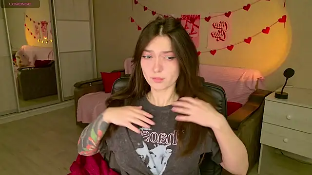 Snapshot of BellaSink chatting on 29, 11, 2025 BellaSink online show from 29, 11, 2025