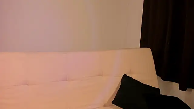 Snapshot of Angely-sweet chatting on 4, 12, 2025 Angely-sweet online show from 4, 12, 2025