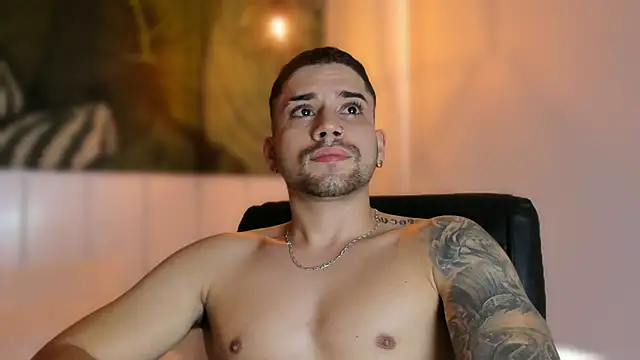 Snapshot of Mike_montoya01 chatting on 20, 11, 2025 Mike montoya01 online show from 20, 11, 2025