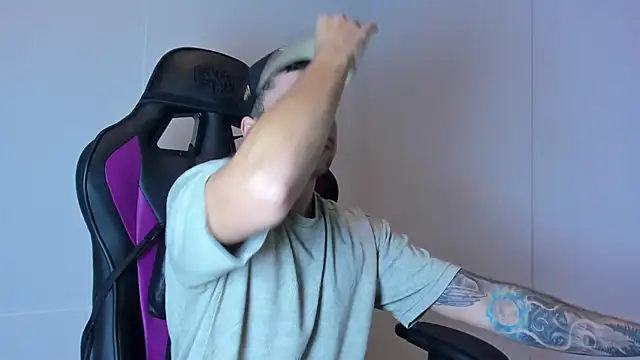 Snapshot of Mike_montoya01 chatting on 5, 12, 2025 Mike montoya01 online show from 5, 12, 2025