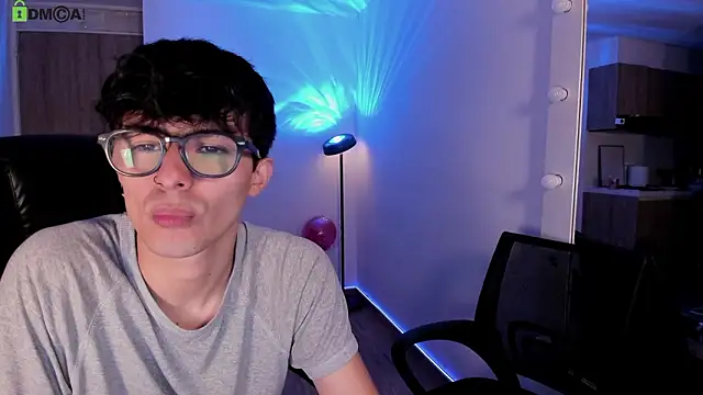 Mikeyvioleta  online show from 4, 3, 2026