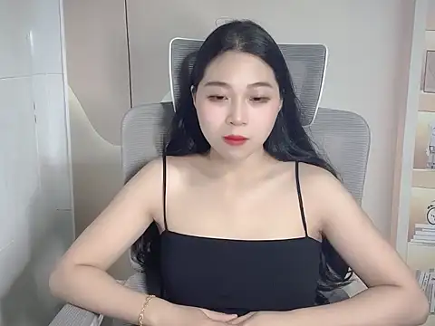 Snapshot of Lilybelle-e chatting on 17, 10, 2025 Lilybelle-e online show from 17, 10, 2025
