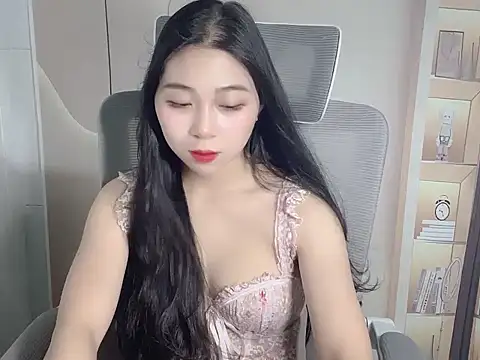 Snapshot of Lilybelle-e chatting on 18, 10, 2025 Lilybelle-e online show from 18, 10, 2025