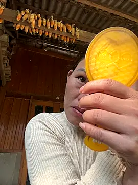 Snapshot of Saomai25 chatting on 24, 11, 2025 Saomai25 online show from 24, 11, 2025