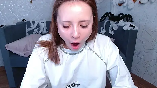 Snapshot of evaa_here_ chatting on 27, 10, 2025 evaa here online show from 27, 10, 2025