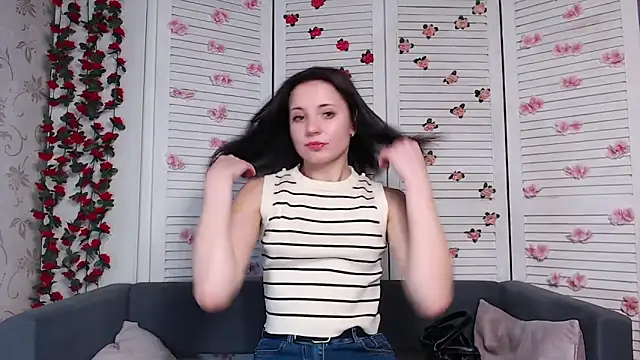 Snapshot of evaa_here_ chatting on 24, 11, 2025 evaa here online show from 24, 11, 2025