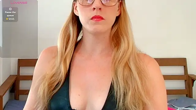 DemigoddessLexie online show from 4, 2, 2026