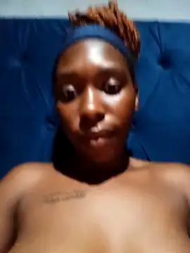 Snapshot of sexysmalldaily04 chatting on 10, 11, 2025 sexysmalldaily04 online show from 10, 11, 2025