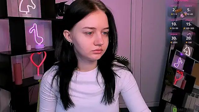 Snapshot of miki_ti chatting on 9, 11, 2025 miki ti online show from 9, 11, 2025