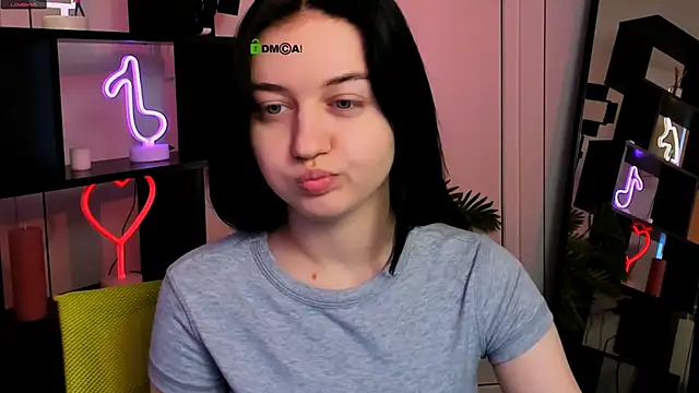 Snapshot of miki_ti chatting on 19, 11, 2025 miki ti online show from 19, 11, 2025