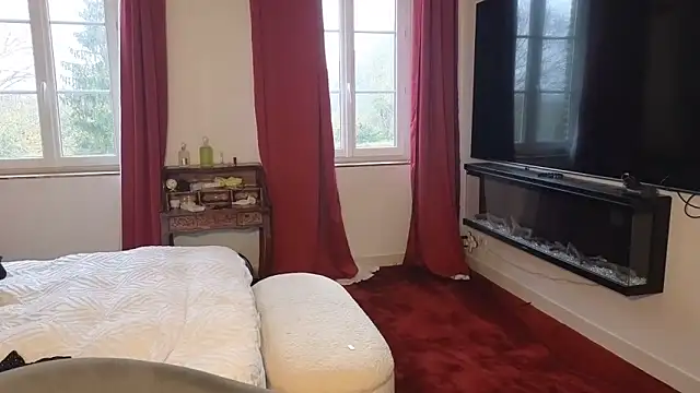 Snapshot of Lailawick chatting on 15, 11, 2025 Lailawick online show from 15, 11, 2025