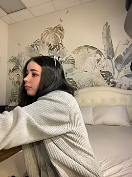 AliceLune online show from 4, 2, 2026