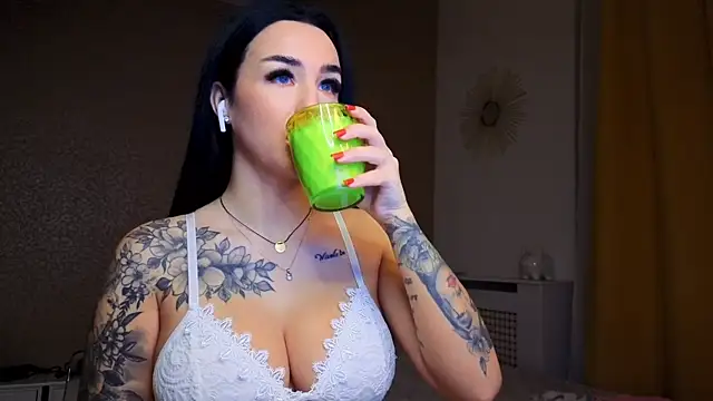 Snapshot of EvaXXRoseXX chatting on 16, 10, 2025 EvaXXRoseXX online show from 16, 10, 2025