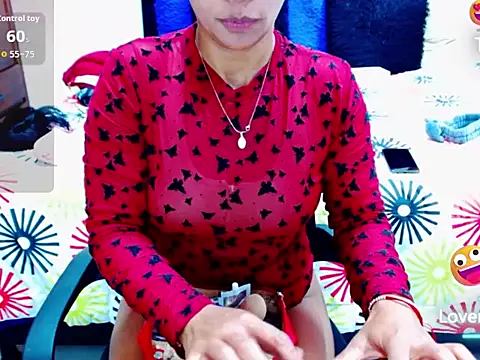 Snapshot of DulceMaria_ik chatting on 18, 10, 2025 DulceMaria ik online show from 18, 10, 2025