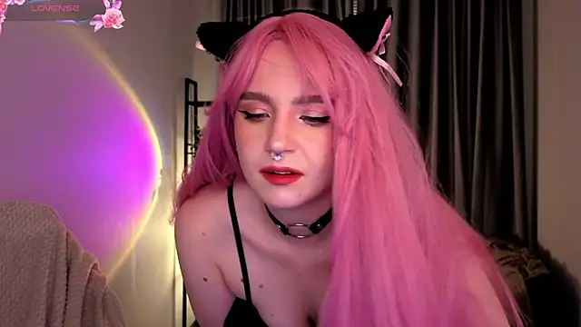 Snapshot of AleksaDivine chatting on 22, 10, 2025 AleksaDivine online show from 22, 10, 2025