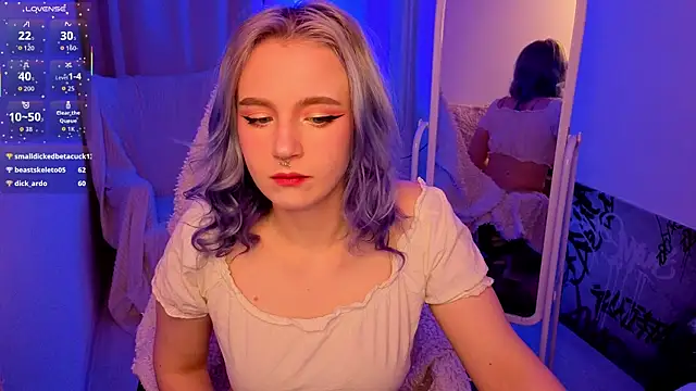 Snapshot of AleksaDivine chatting on 28, 11, 2025 AleksaDivine online show from 28, 11, 2025