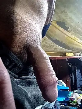 Snapshot of Cogelonregio chatting on 4, 12, 2025 Cogelonregio online show from 4, 12, 2025