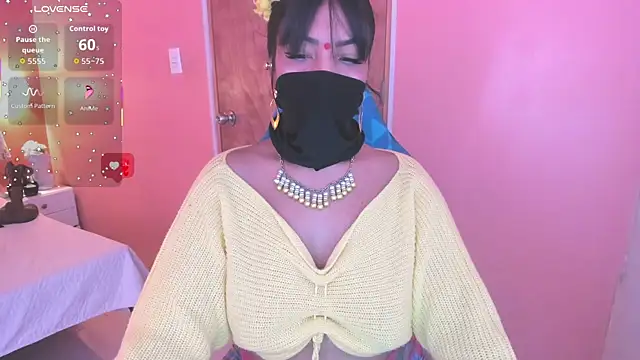 Snapshot of Iniya_Parul chatting on 7, 11, 2025 Iniya Parul online show from 7, 11, 2025