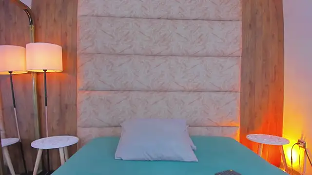 Snapshot of Antonella_Russo1 chatting on 24, 10, 2025 Antonella Russo1 online show from 24, 10, 2025