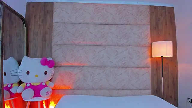 Snapshot of Antonella_Russo1 chatting on 4, 12, 2025 Antonella Russo1 online show from 4, 12, 2025