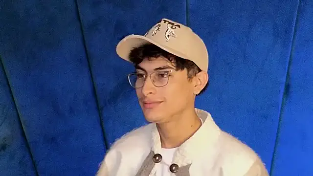 Snapshot of Aaron_Eze chatting on 26, 10, 2025 Aaron Eze online show from 26, 10, 2025