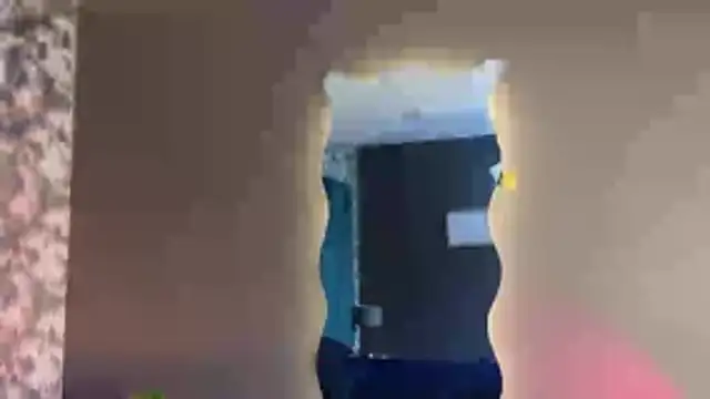 Snapshot of Aaron_Eze chatting on 22, 11, 2025 Aaron Eze online show from 22, 11, 2025