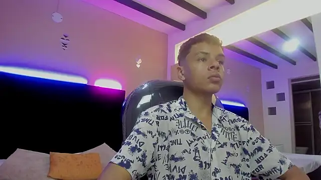 Xavier Fox    online show from 18, 3, 2026