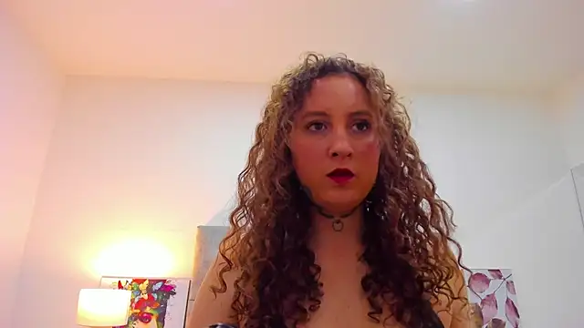 Snapshot of SharonMartini chatting on 20, 10, 2025 SharonMartini online show from 20, 10, 2025
