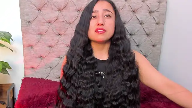 Snapshot of Samanta_Fischer chatting on 7, 11, 2025 Samanta Fischer online show from 7, 11, 2025