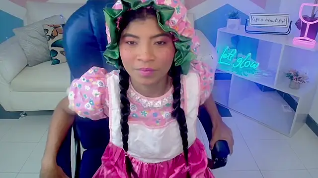 Snapshot of Miagreys1 chatting on 31, 10, 2025 Miagreys1 online show from 31, 10, 2025