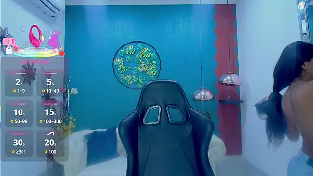 Snapshot of Miagreys1 chatting on 20, 11, 2025 Miagreys1 online show from 20, 11, 2025