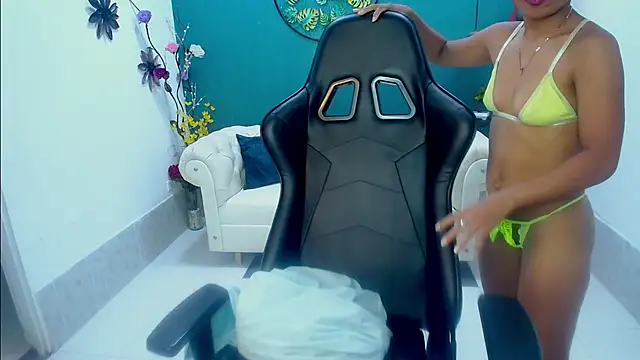 Snapshot of Miagreys1 chatting on 30, 11, 2025 Miagreys1 online show from 30, 11, 2025