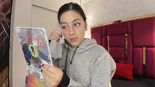 Snapshot of moon_winy chatting on 5, 11, 2025 moon winy online show from 5, 11, 2025