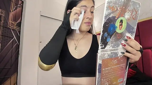 Snapshot of moon_winy chatting on 6, 11, 2025 moon winy online show from 6, 11, 2025