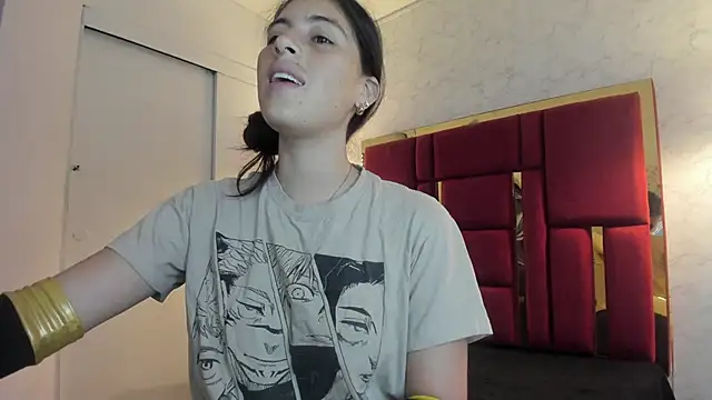 Snapshot of moon_winy chatting on 16, 11, 2025 moon winy online show from 16, 11, 2025