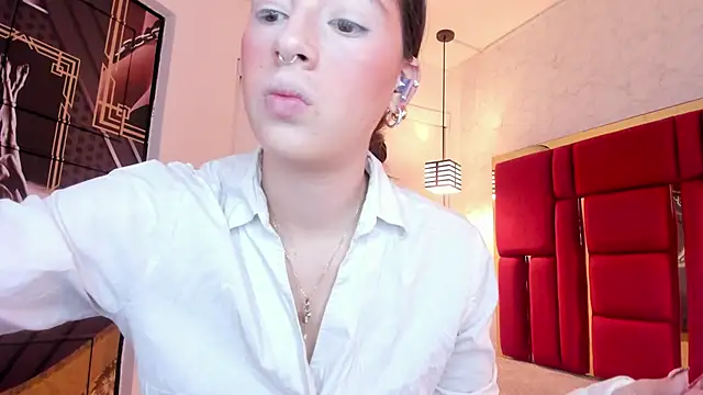 Snapshot of moon_winy chatting on 20, 11, 2025 moon winy online show from 20, 11, 2025