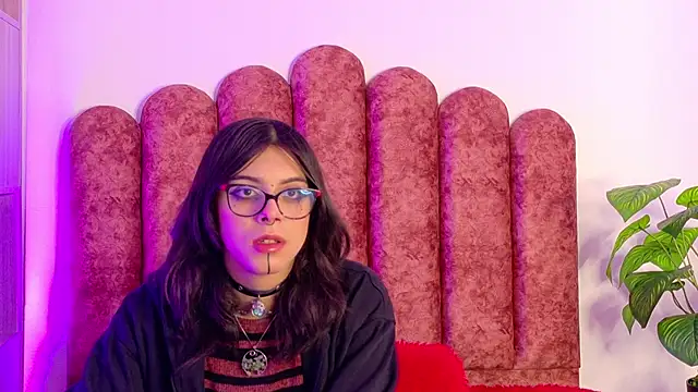 Snapshot of Lullaby_Charade chatting on 17, 11, 2025 Lullaby Charade online show from 17, 11, 2025