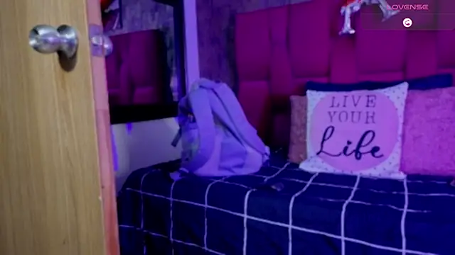 camila  bouzas online show from 17, 2, 2026