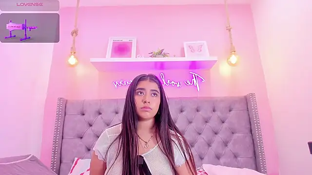 Sophiia 77 online show from 27, 10, 2025