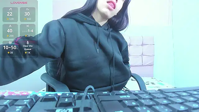 Snapshot of AdelaidaManson18 chatting on 7, 11, 2025 AdelaidaManson18 online show from 7, 11, 2025